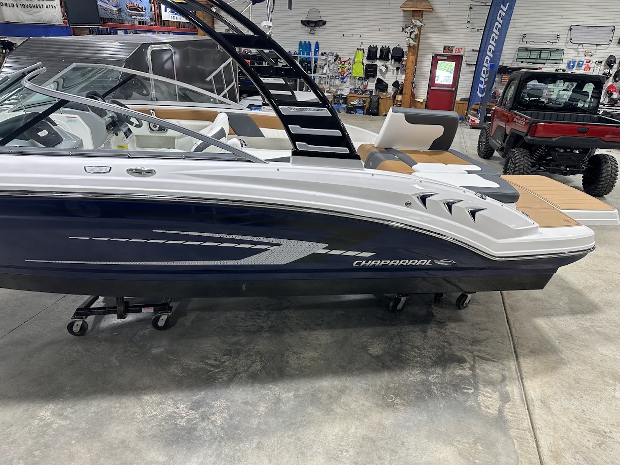 2024 Chaparral SSI 23 SPORT. 300hp 6.2 V8 Bravo 3! Wakeboard tower! - Photo 9